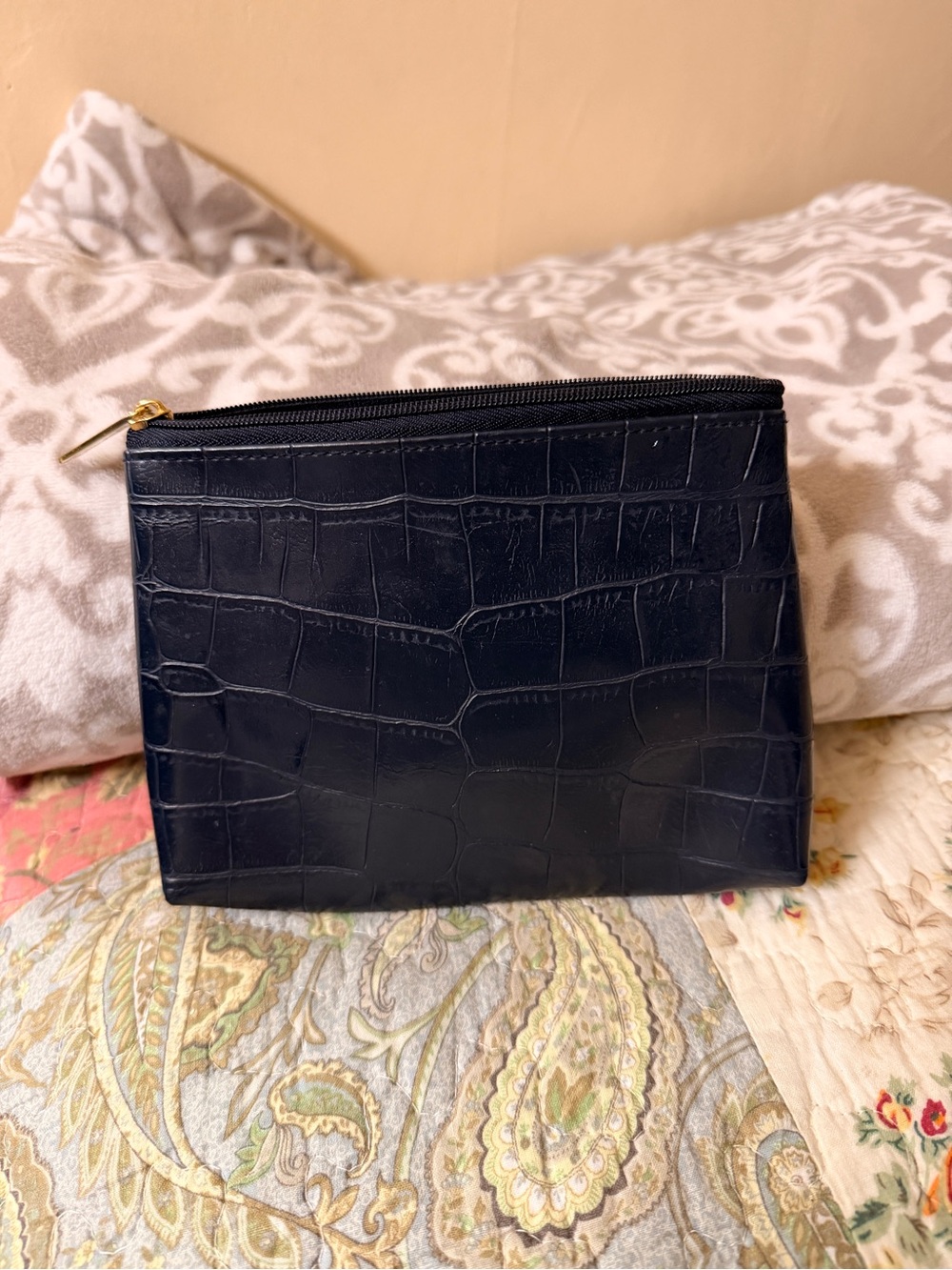 Estée Lauder NAVY BLUE  faux crocodile-embossed cosmetic pouch with a gold tone